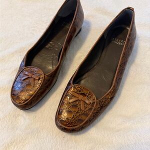 Stuart Weitzman Brown croc print flats